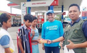 DPD Banten bagi-bagi masker pasca erupsi anak gunung krakatau
